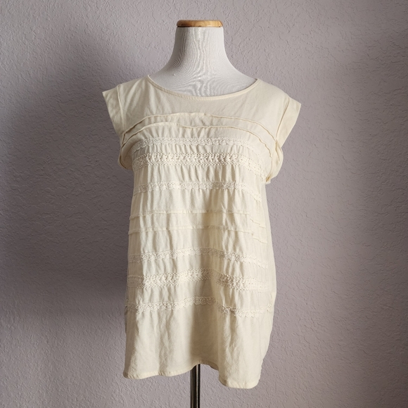 Levi's top - Picture 1 of 8